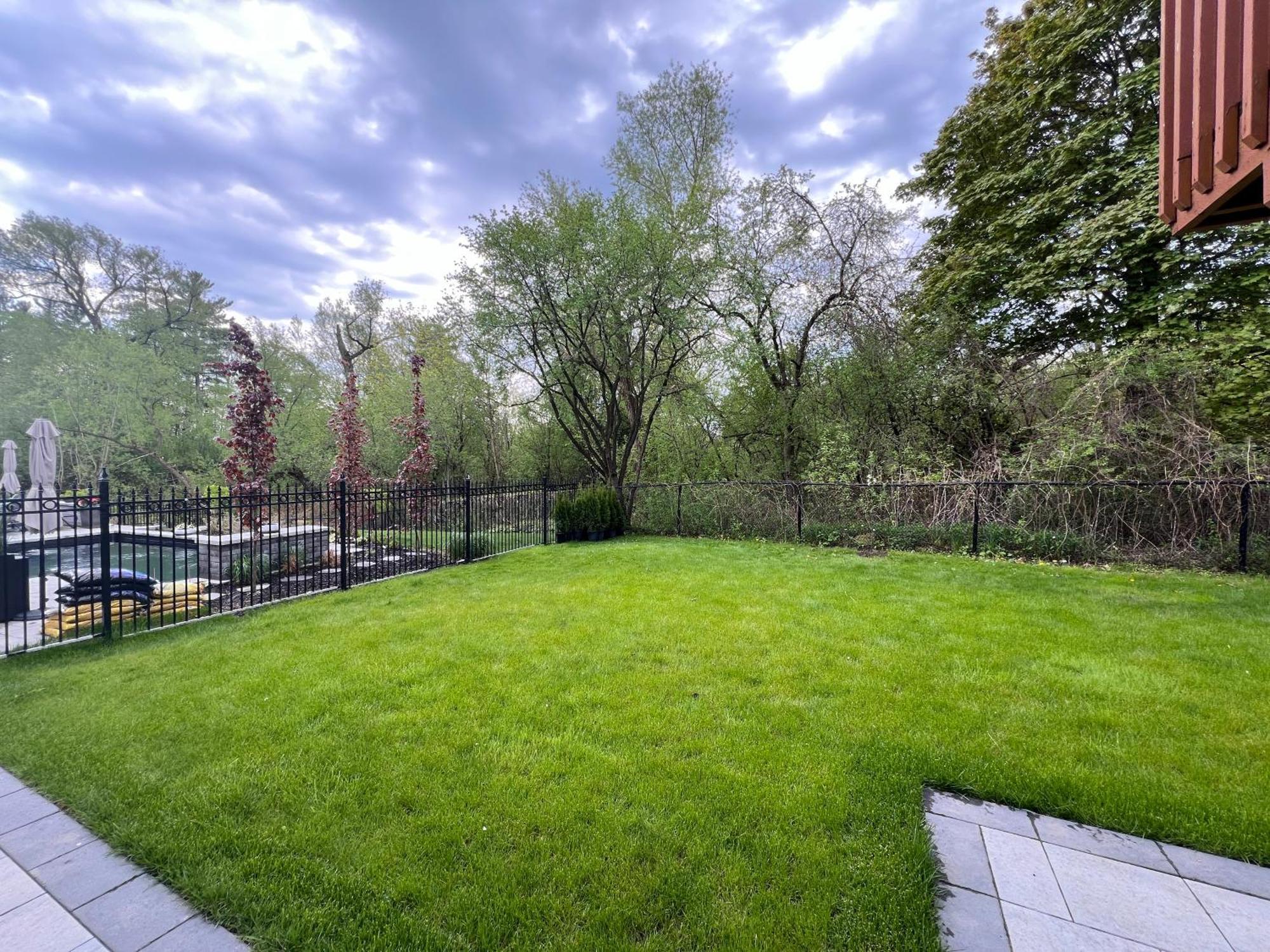 Cozy, Brand-New, 2Bdr,Walkout Apt, Free Parking Richmond Hill Zewnętrze zdjęcie