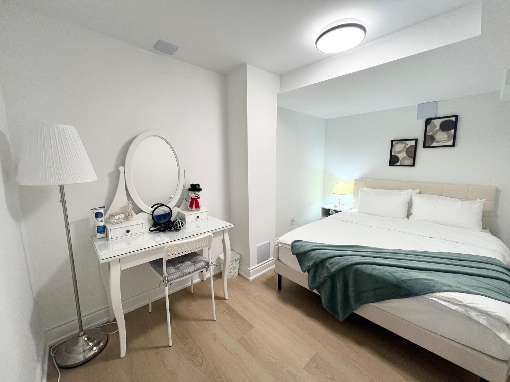 Cozy, Brand-New, 2Bdr,Walkout Apt, Free Parking Richmond Hill Zewnętrze zdjęcie