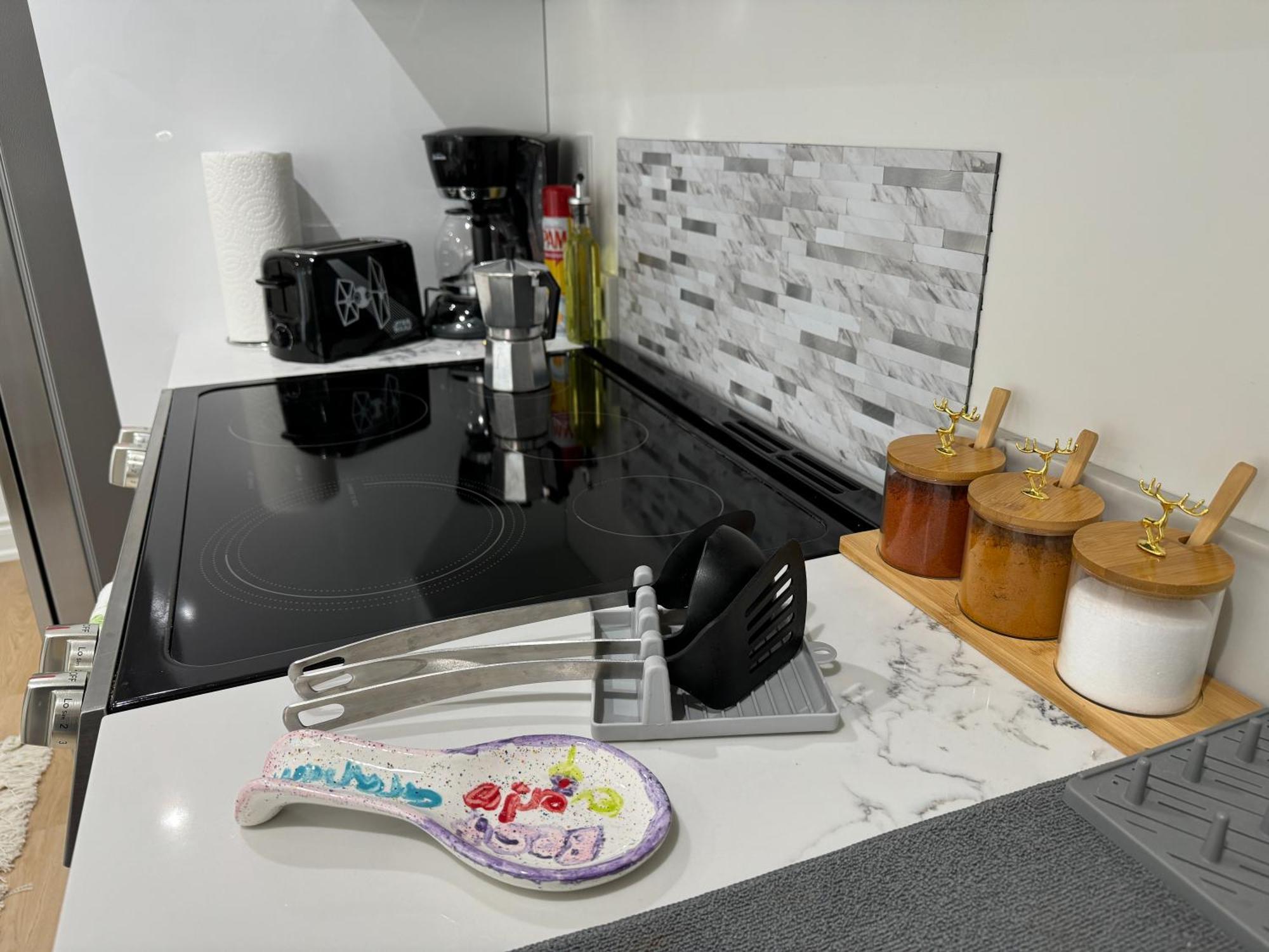 Cozy, Brand-New, 2Bdr,Walkout Apt, Free Parking Richmond Hill Zewnętrze zdjęcie