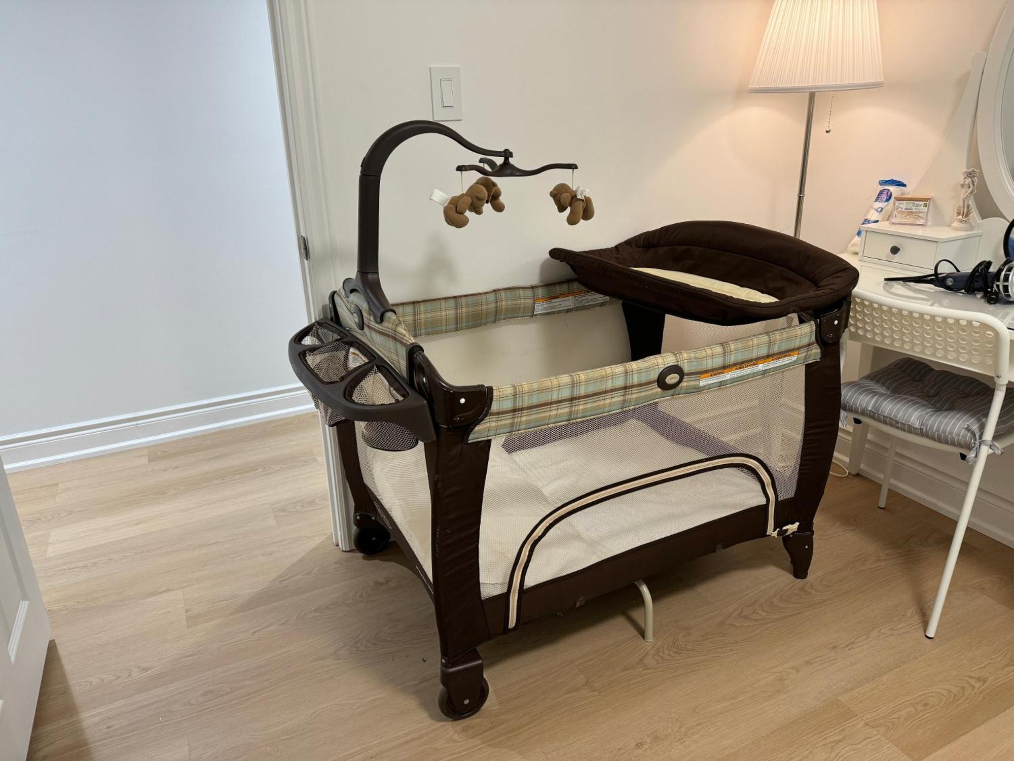 Cozy, Brand-New, 2Bdr,Walkout Apt, Free Parking Richmond Hill Zewnętrze zdjęcie