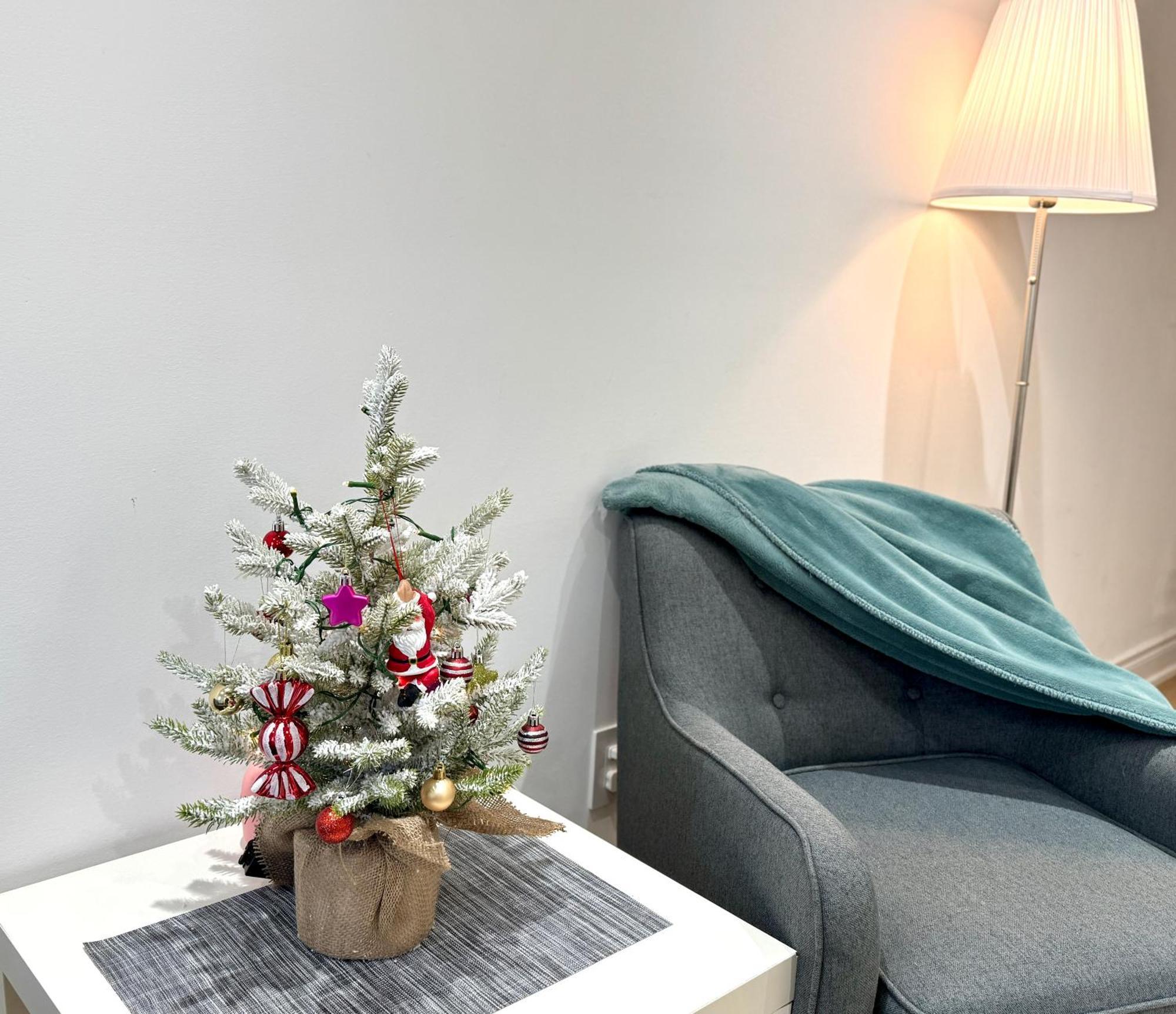 Cozy, Brand-New, 2Bdr,Walkout Apt, Free Parking Richmond Hill Zewnętrze zdjęcie