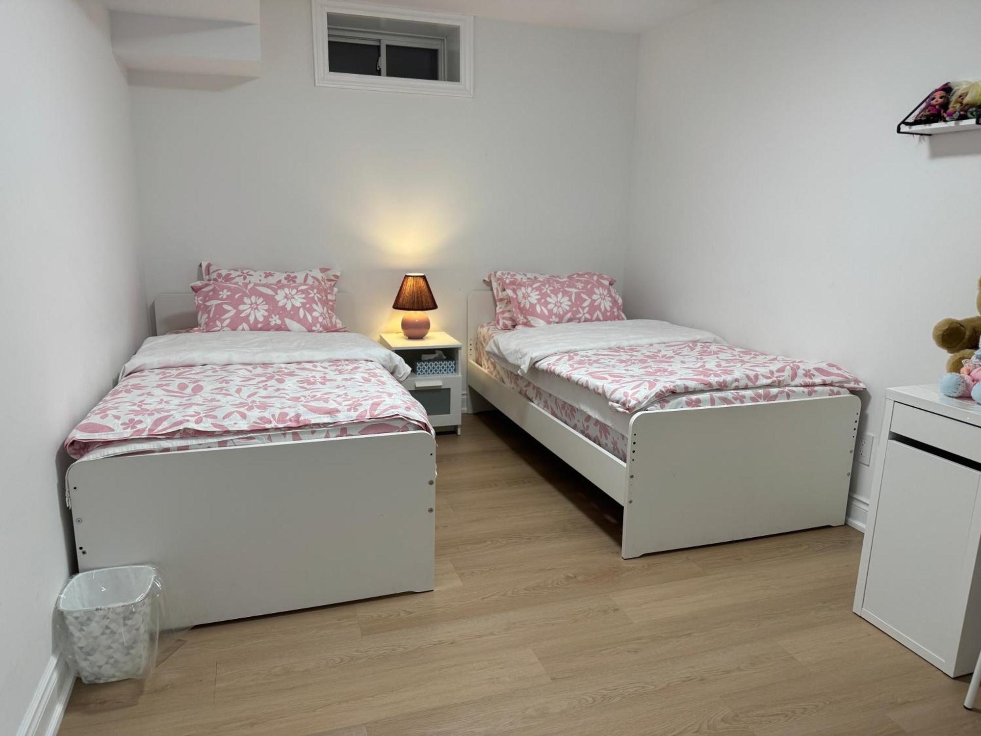 Cozy, Brand-New, 2Bdr,Walkout Apt, Free Parking Richmond Hill Zewnętrze zdjęcie