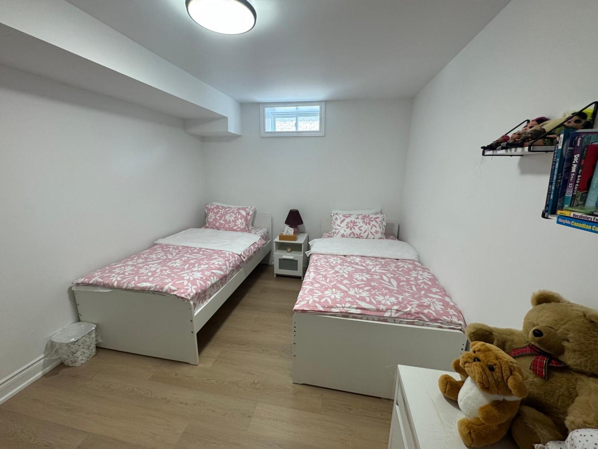 Cozy, Brand-New, 2Bdr,Walkout Apt, Free Parking Richmond Hill Zewnętrze zdjęcie